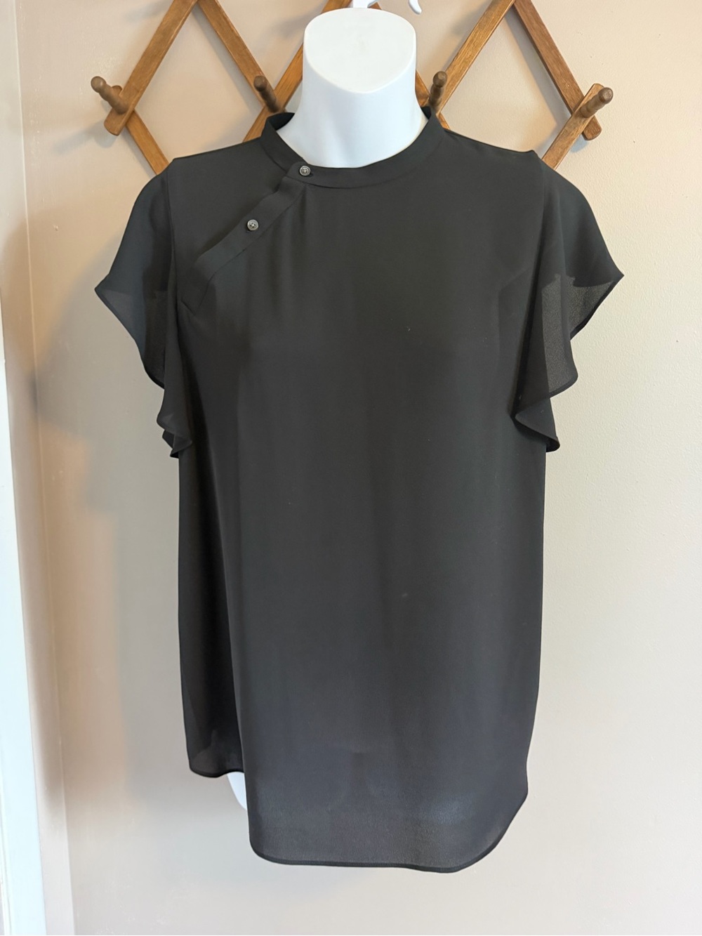 Aritzia Babaton Black Cian Flutter Sleeve Blouse M